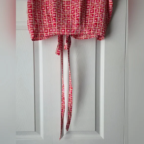 Lulu's Red Geometric Wrap Crop Top Size L - Picture 10 of 13